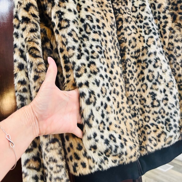 WOMENS FAUX LEOPARD COAT - Picture 2 of 8